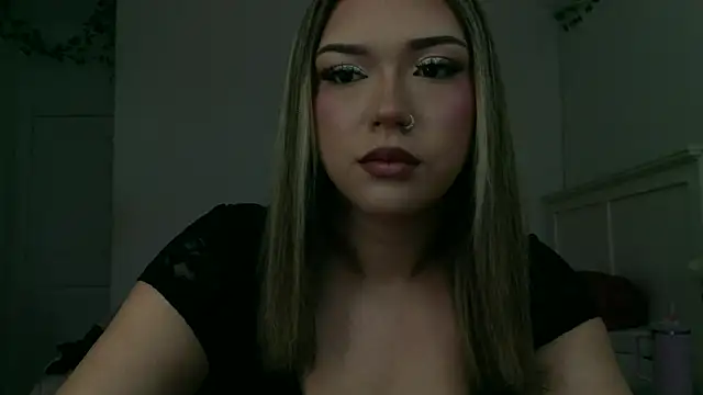 Snapshot of juicyxi chatting on 06/11/26, 05:33 juicyxi online show from 06/11/26, 05:33