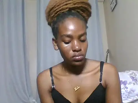 Snapshot of Lola_Allure chatting on 06/13/26, 06:44 Lola Allure online show from 06/13/26, 06:44