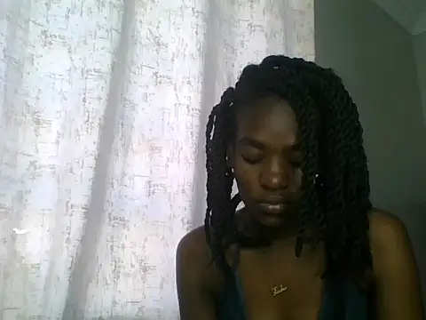 Snapshot of Lola_Allure chatting on 06/28/26, 01:17 Lola Allure online show from 06/28/26, 01:17