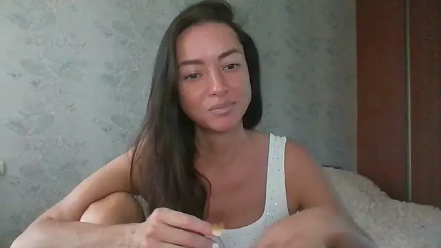 Snapshot of Mia_Salamanka chatting on 07/16/26, 04:51 Mia Salamanka online show from 07/16/26, 04:51