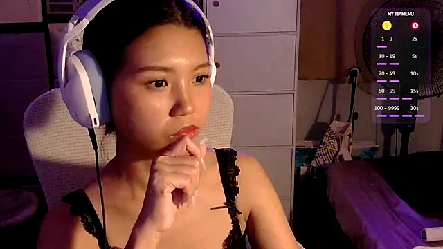 Snapshot of urgrl_portia chatting on 06/19/26, 12:09 urgrl portia online show from 06/19/26, 12:09