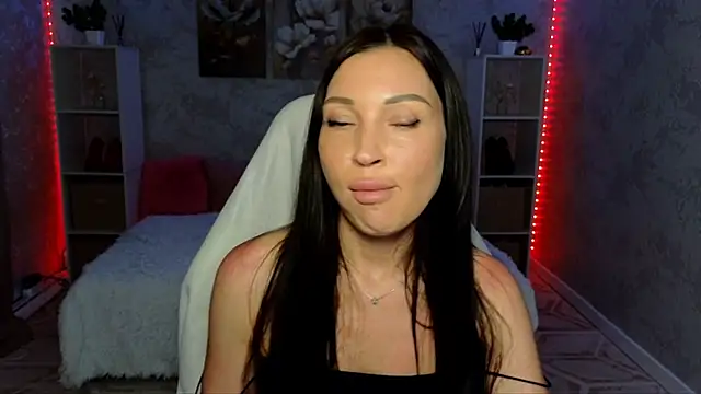 NikoleMills online show from 06/10/26, 07:07