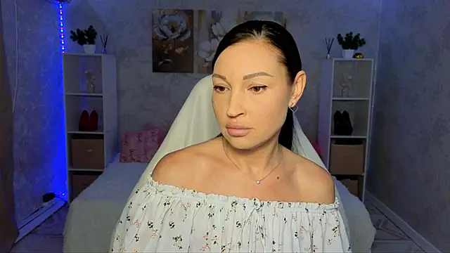 NikoleMills online show from 06/13/26, 07:50