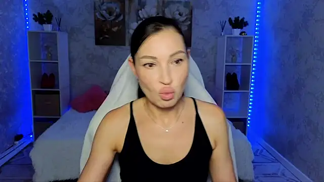 NikoleMills online show from 06/14/26, 07:54