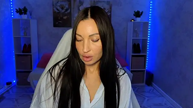 Snapshot of NikoleMills chatting on 06/29/26, 05:14 NikoleMills online show from 06/29/26, 05:14