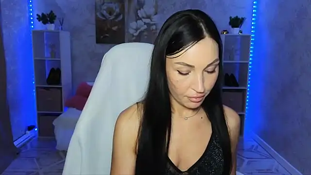 Snapshot of NikoleMills chatting on 07/28/26, 03:21 NikoleMills online show from 07/28/26, 03:21