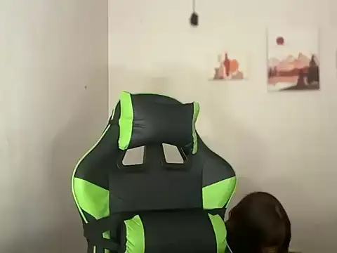 Horny HoneyX online show from 06/10/26, 05:01