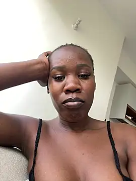 Snapshot of Sweet-Sandrah chatting on 06/17/26, 12:18 Sweet-Sandrah online show from 06/17/26, 12:18