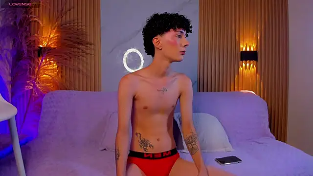 Snapshot of im_ethan_ chatting on 07/13/26, 11:35 im ethan online show from 07/13/26, 11:35