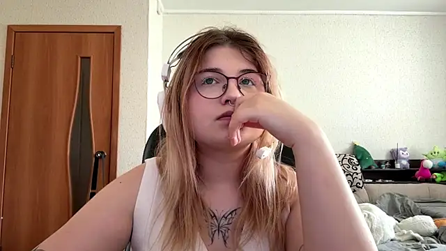 Snapshot of Xergos117 chatting on 06/15/26, 06:59 Xergos117 online show from 06/15/26, 06:59
