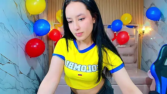 Snapshot of Aleja_r_ chatting on 06/27/26, 08:14 Aleja r online show from 06/27/26, 08:14