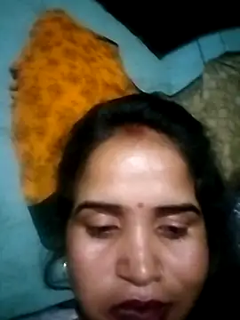 Snapshot of Cut_simran56 chatting on 06/10/26, 05:23 Cut simran56 online show from 06/10/26, 05:23