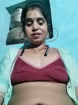 Snapshot of Cut_simran56 chatting on 07/05/26, 07:32 Cut simran56 online show from 07/05/26, 07:32