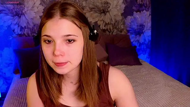 Snapshot of jenny7474 chatting on 06/18/26, 03:29 jenny7474 online show from 06/18/26, 03:29