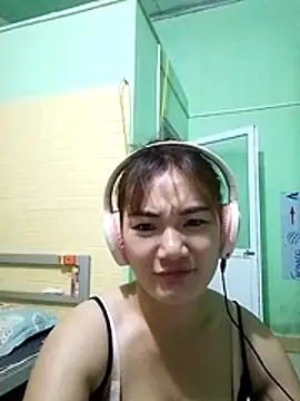 Snapshot of Voiva11 chatting on 07/19/26, 08:56 Voiva11 online show from 07/19/26, 08:56