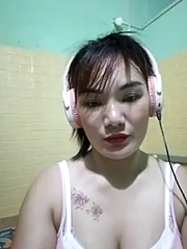 Snapshot of Voiva11 chatting on 07/22/26, 12:52 Voiva11 online show from 07/22/26, 12:52