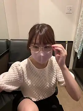 Snapshot of Sakura_Mochi38 chatting on 08/05/26, 03:04 Sakura Mochi38 online show from 08/05/26, 03:04