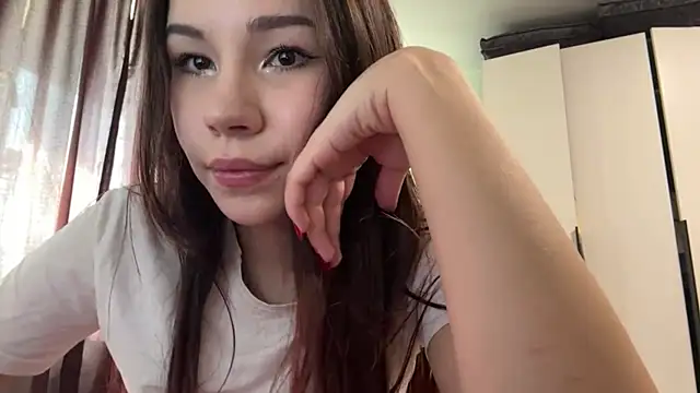 Snapshot of HotGirlMilla chatting on 06/30/26, 02:29 HotGirlMilla online show from 06/30/26, 02:29