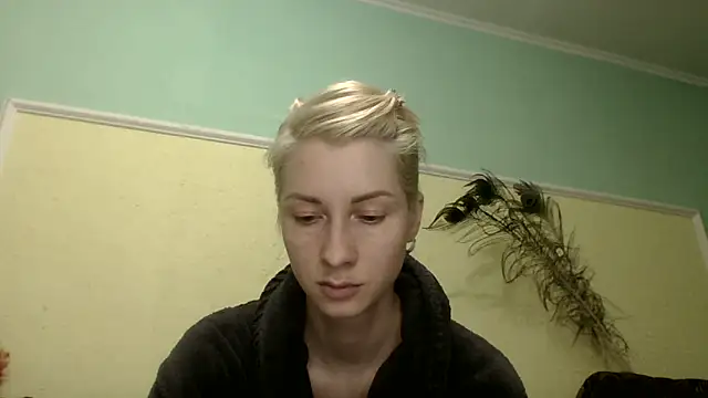 Snapshot of AmberandBlond chatting on 06/15/26, 05:37 AmberandBlond online show from 06/15/26, 05:37