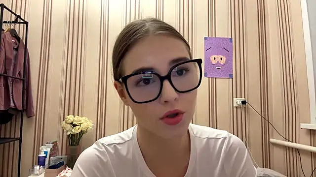 MiaWonderind online show from 07/05/26, 05:42