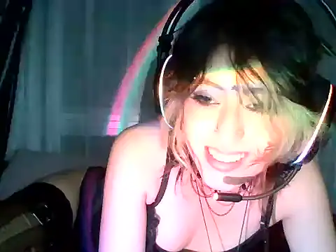 Snapshot of kittenpasive30 chatting on 07/12/26, 01:07 kittenpasive30 online show from 07/12/26, 01:07
