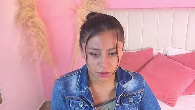 Snapshot of valeria__torres chatting on 07/24/26, 11:52 valeria torres online show from 07/24/26, 11:52