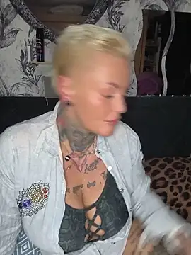 InkedMissLaBaehm online show from 06/17/26, 10:43