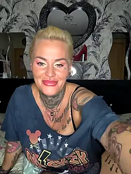 InkedMissLaBaehm online show from 06/22/26, 08:39