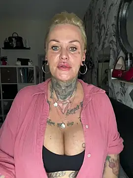 InkedMissLaBaehm online show from 08/03/26, 11:30