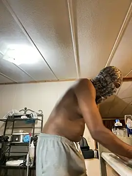 Midnight gator online show from 06/28/26, 01:00