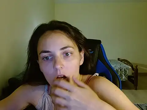 OliviaTheS online show from 06/25/26, 08:02