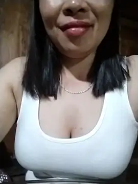 Snapshot of Lya_hott chatting on 06/15/26, 02:19 Lya hott online show from 06/15/26, 02:19