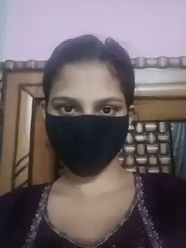 Snapshot of bharti_2 chatting on 06/12/26, 05:39 bharti 2 online show from 06/12/26, 05:39