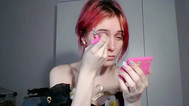 Snapshot of KayleneWesterberg chatting on 06/21/26, 03:25 KayleneWesterberg online show from 06/21/26, 03:25