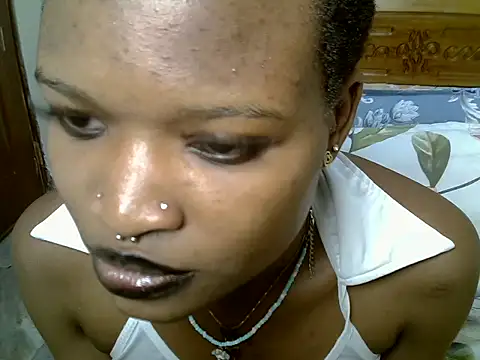 Snapshot of Blaqlova chatting on 07/17/26, 06:20 Blaqlova online show from 07/17/26, 06:20