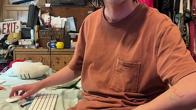Snapshot of fuckr66669 chatting on 06/26/26, 11:42 fuckr66669 online show from 06/26/26, 11:42