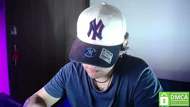 Snapshot of Greg_leach chatting on 07/14/26, 12:13 Greg leach online show from 07/14/26, 12:13