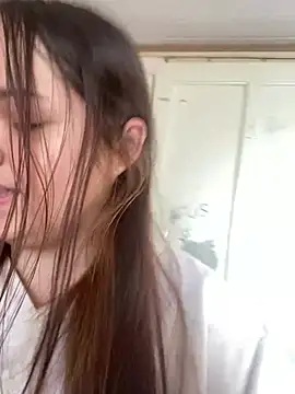 Snapshot of bella__hott chatting on 07/27/26, 11:28 bella hott online show from 07/27/26, 11:28