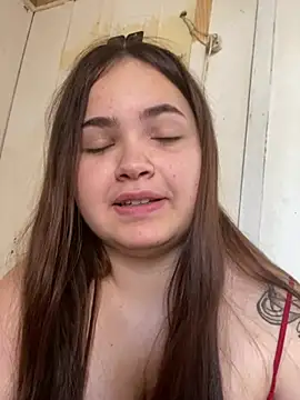 Snapshot of bella__hott chatting on 07/28/26, 04:16 bella hott online show from 07/28/26, 04:16