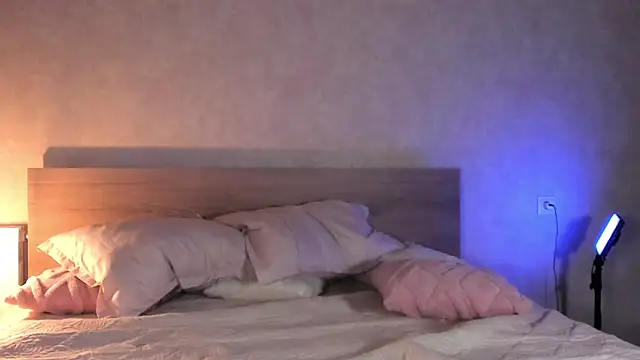 KitsuneDreams online show from 07/31/26, 06:07