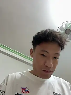 Snapshot of Mr_iphone11 chatting on 07/01/26, 02:40 Mr iphone11 online show from 07/01/26, 02:40