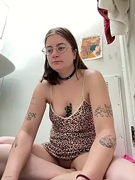 Snapshot of mclacy chatting on 07/12/26, 01:02 mclacy online show from 07/12/26, 01:02