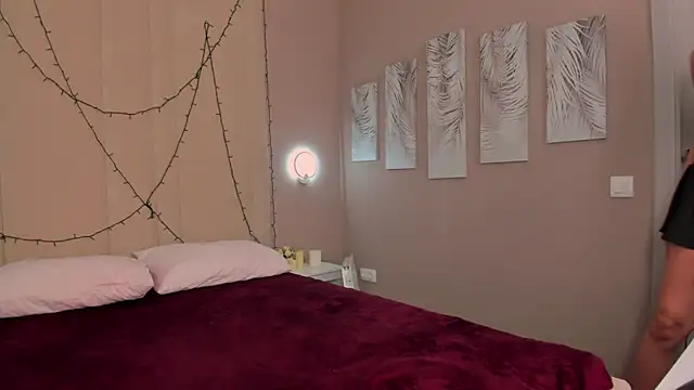 Lola lovesss online show from 06/18/26, 02:12