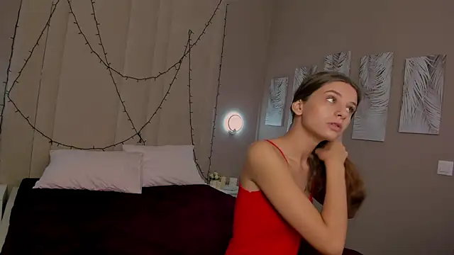 Lola lovesss online show from 07/02/26, 02:22