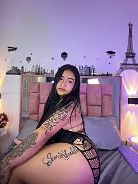 Snapshot of Celeste_1Sweet chatting on 06/18/26, 01:15 Celeste 1Sweet online show from 06/18/26, 01:15