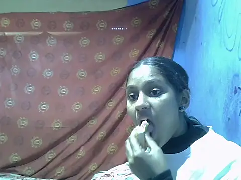 Snapshot of indianbeauty980 chatting on 07/25/26, 01:41 indianbeauty980 online show from 07/25/26, 01:41