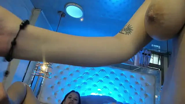 Snapshot of Tifanny-Val chatting on 07/09/26, 12:31 Tifanny-Val online show from 07/09/26, 12:31