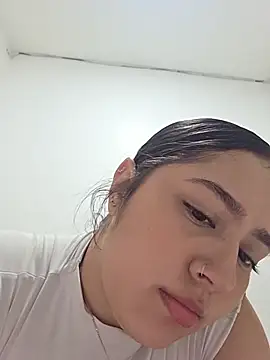 aisha duque  online show from 07/08/26, 10:36
