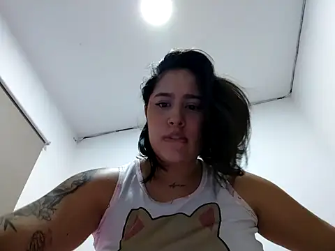 aisha duque  online show from 07/27/26, 10:50