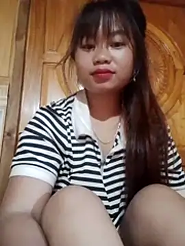 Snapshot of -Hezy- chatting on 06/14/26, 10:12 -Hezy- online show from 06/14/26, 10:12